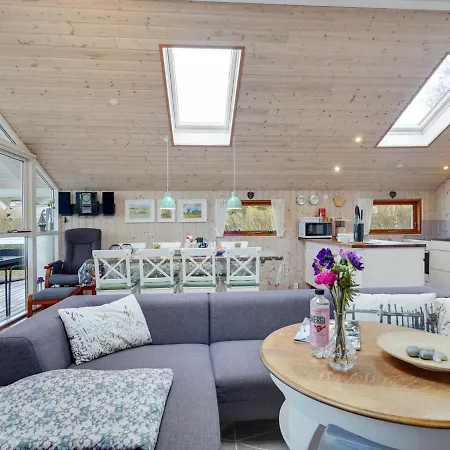 Ferienhaus Flicka - 275m From The Sea By Interhome