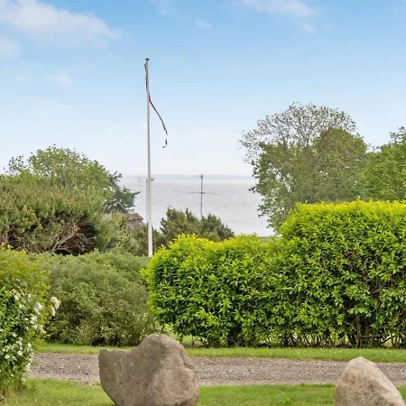 Flicka - 275m From The Sea By Interhome *